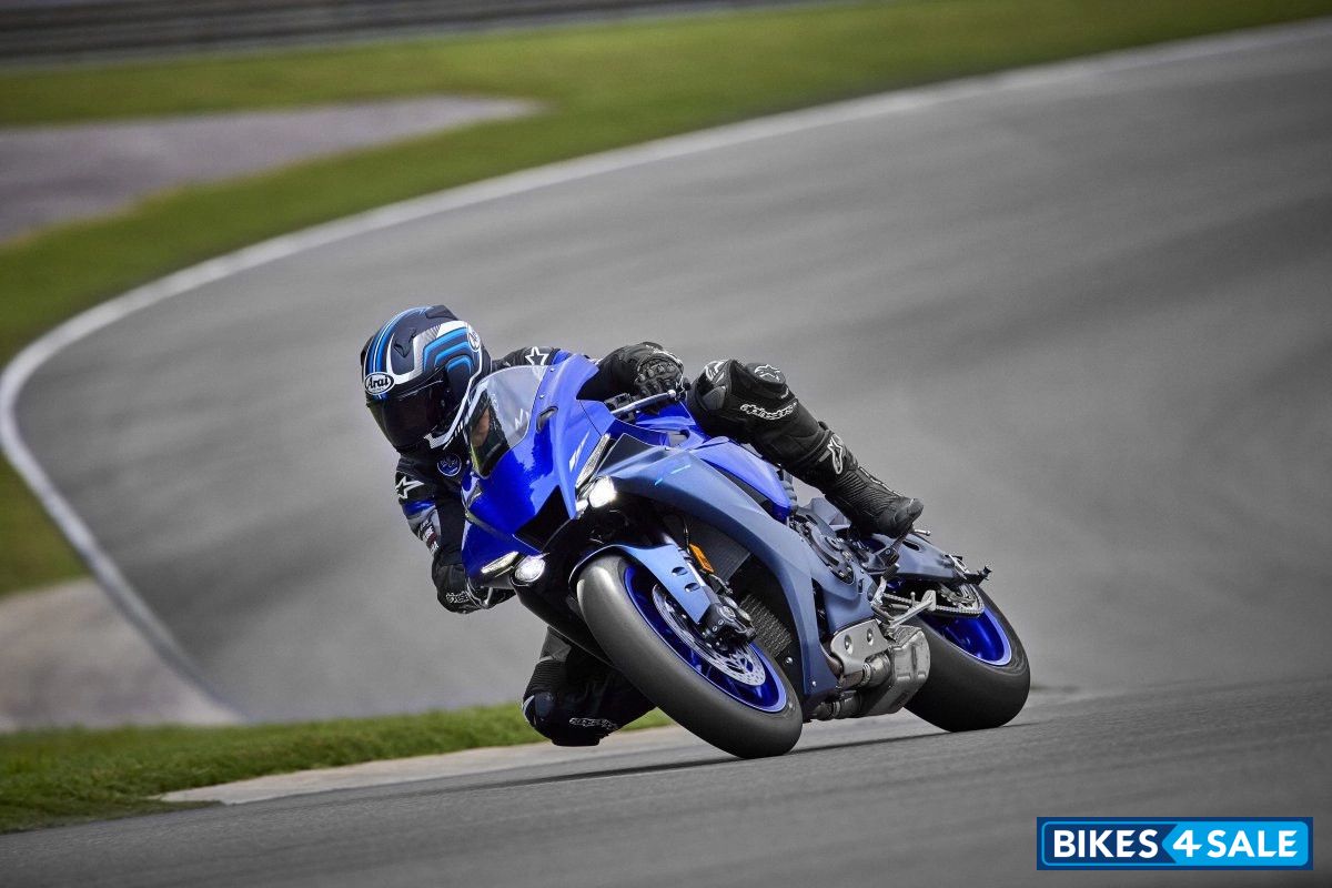 Yamaha 2023 YZF-R1