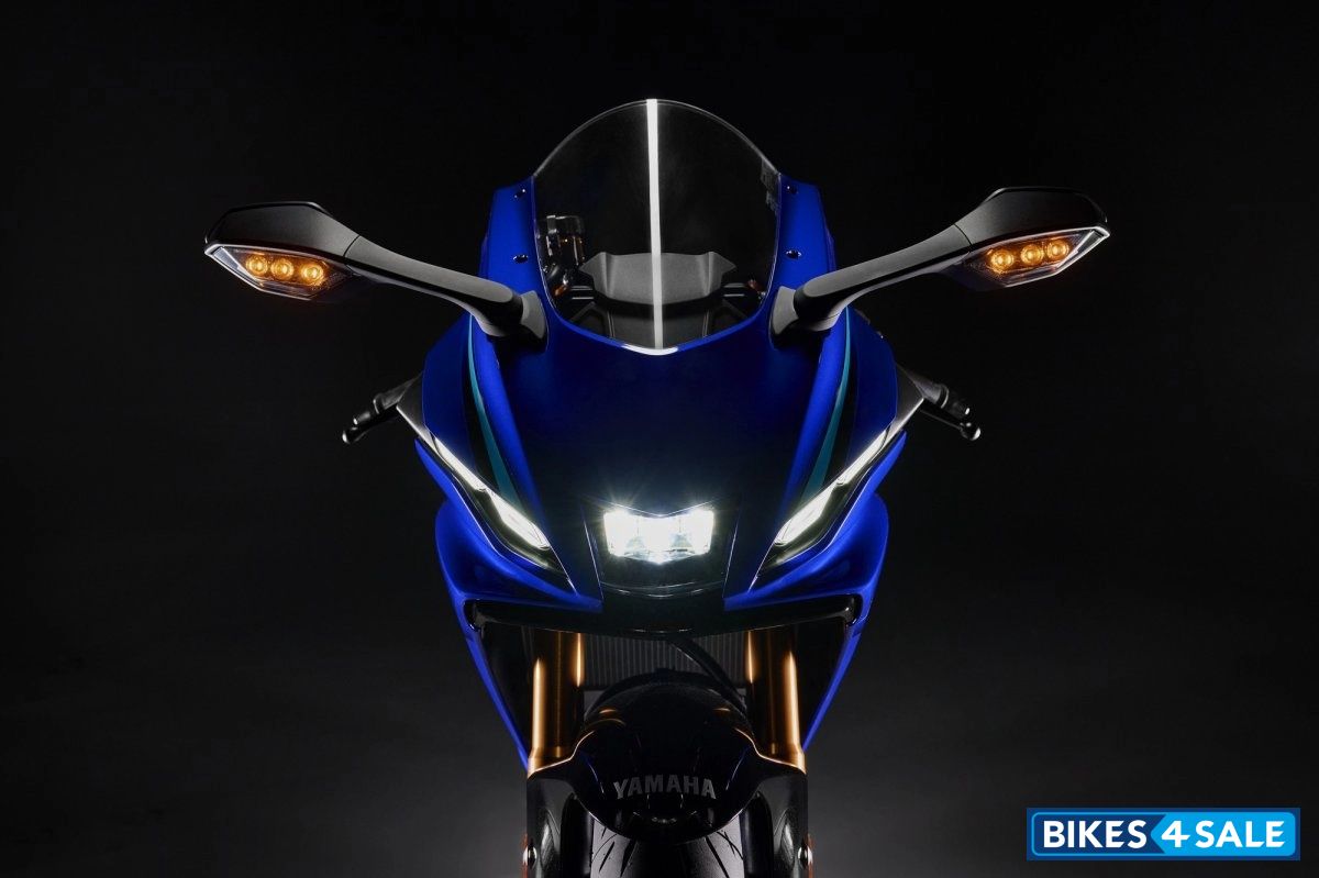 Yamaha YZF-R7 2026 Adaptive LED headlight