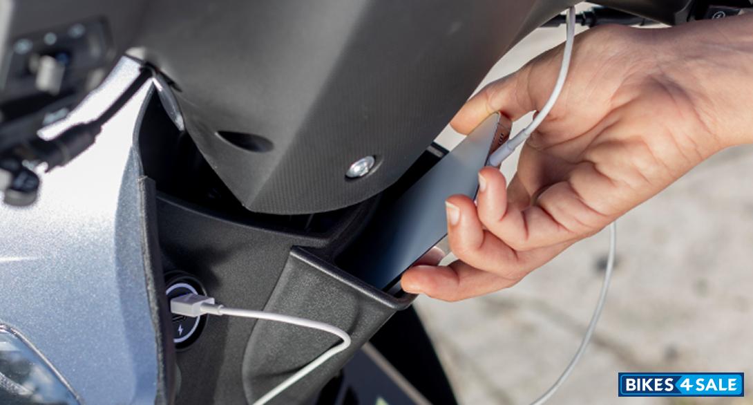 Zanella ZB 125 Sport Mobile holder