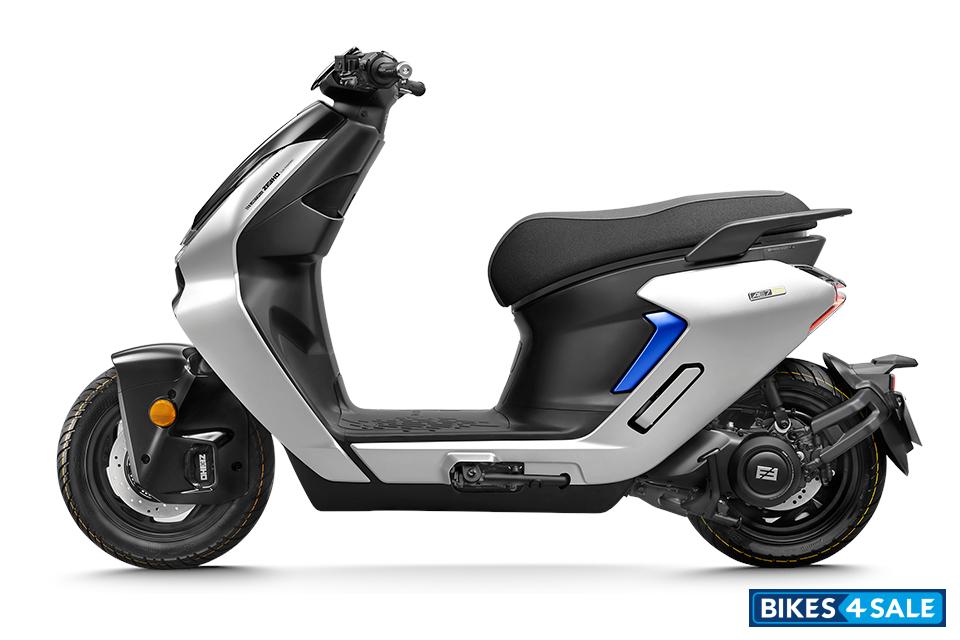 ZEEHO AE7 Starship Silver