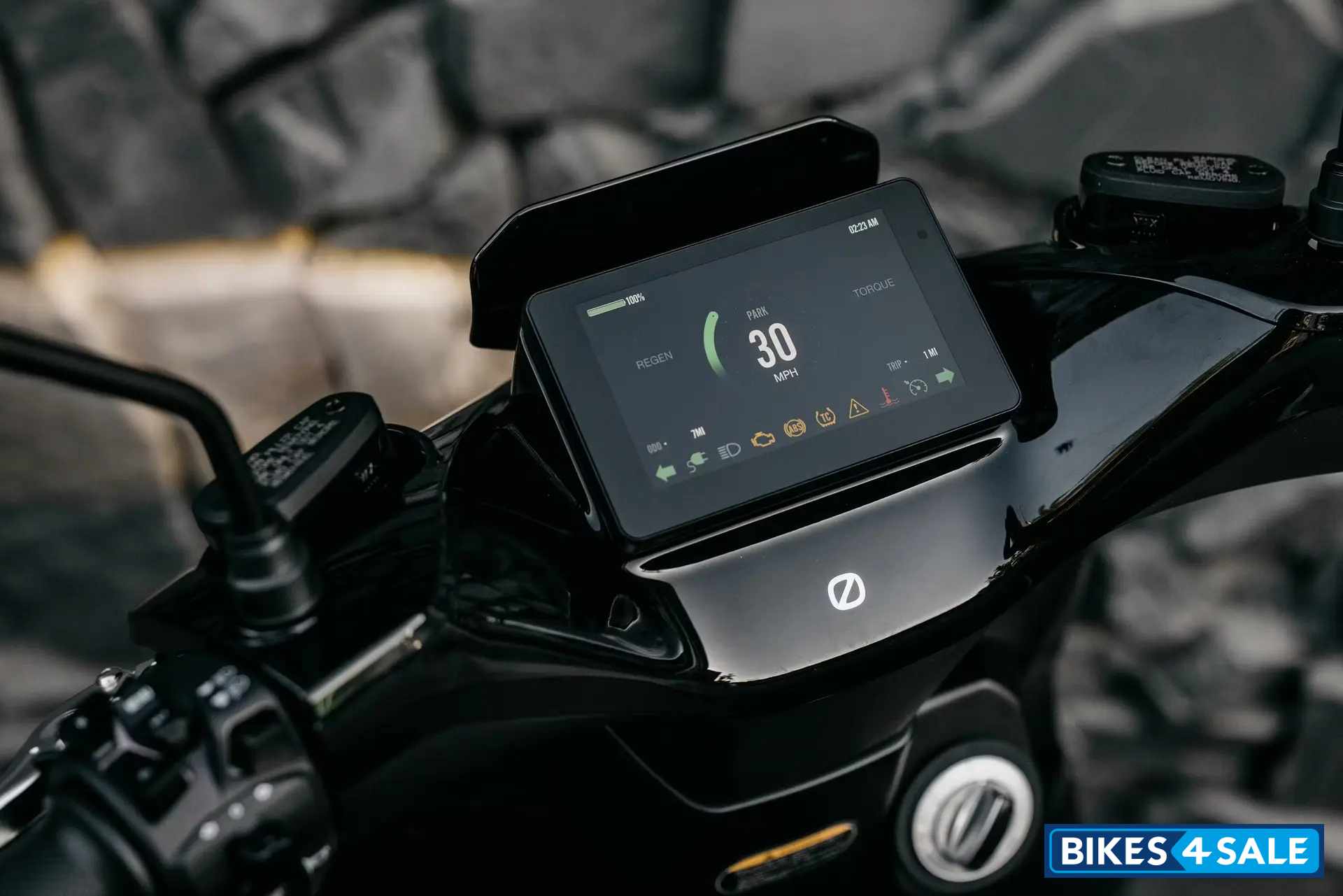 Zero LS1 High-contrast 5-inch TFT color dash display