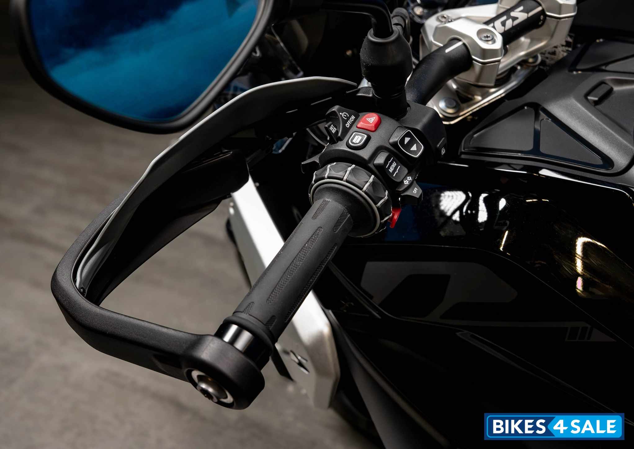 Bmw Motorrad Unveils Automated Shift Assist System